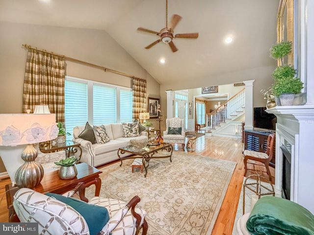 3 BARTONS MILL DR, Washington Crossing, PA 18977