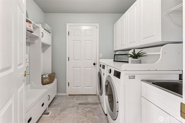 1711 Pointe Woodworth Drive NE, Tacoma, WA 98422