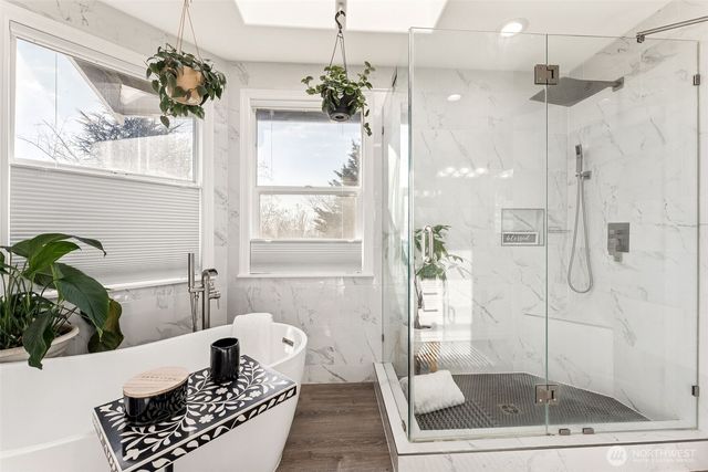 1711 Pointe Woodworth Drive NE, Tacoma, WA 98422