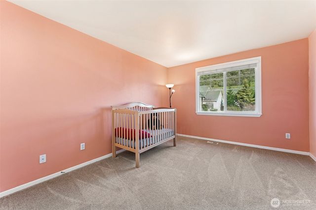 1711 Pointe Woodworth Drive NE, Tacoma, WA 98422