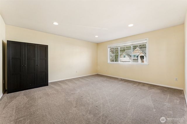 1711 Pointe Woodworth Drive NE, Tacoma, WA 98422