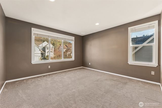 1711 Pointe Woodworth Drive NE, Tacoma, WA 98422