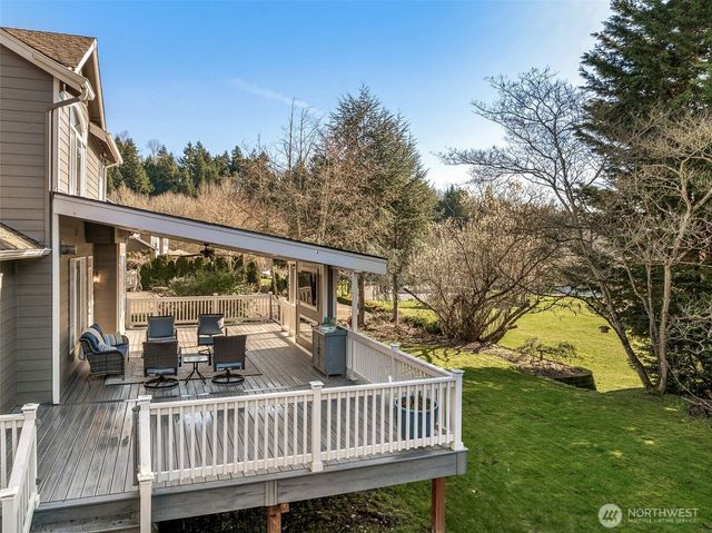 1711 Pointe Woodworth Drive NE, Tacoma, WA 98422