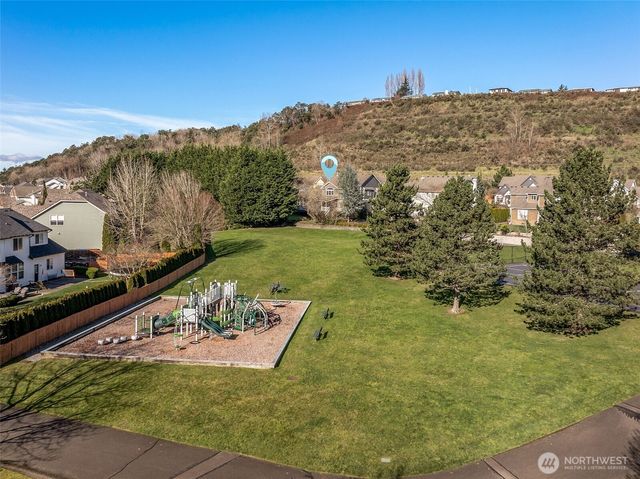 1711 Pointe Woodworth Drive NE, Tacoma, WA 98422