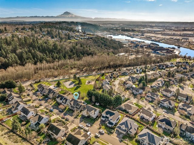 1711 Pointe Woodworth Drive NE, Tacoma, WA 98422