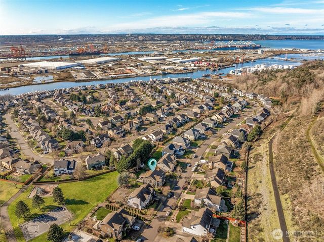 1711 Pointe Woodworth Drive NE, Tacoma, WA 98422