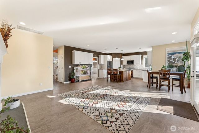 1711 Pointe Woodworth Drive NE, Tacoma, WA 98422