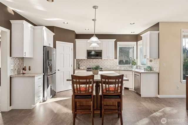 1711 Pointe Woodworth Drive NE, Tacoma, WA 98422