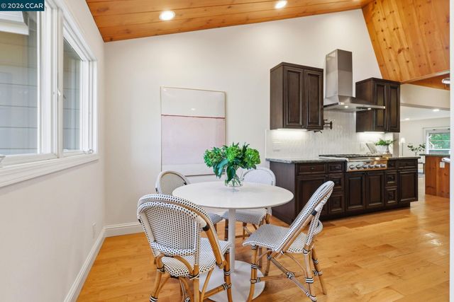 1124 Sanders Dr, Moraga, CA 94556