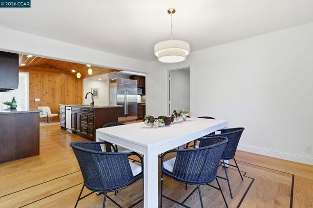 1124 Sanders Dr, Moraga, CA 94556