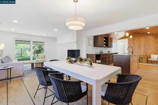 1124 Sanders Dr, Moraga, CA 94556