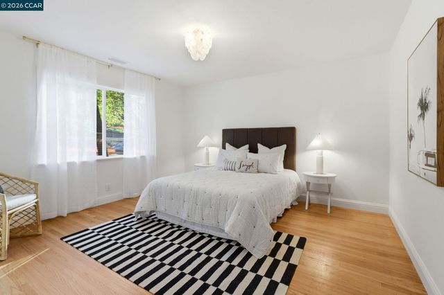 1124 Sanders Dr, Moraga, CA 94556