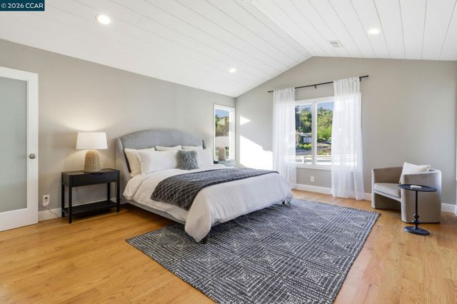 1124 Sanders Dr, Moraga, CA 94556