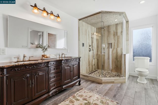 1124 Sanders Dr, Moraga, CA 94556