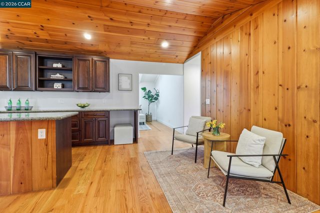 1124 Sanders Dr, Moraga, CA 94556