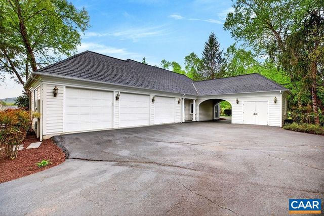1310 MONOCAN DR, Nellysford, VA 22958