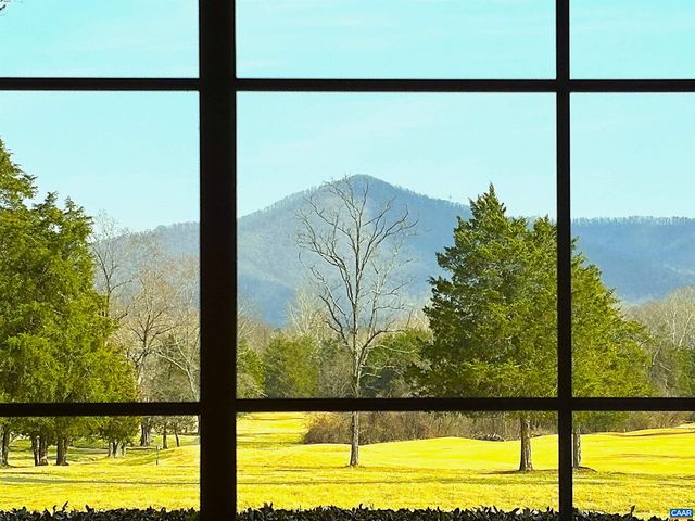 1310 MONOCAN DR, Nellysford, VA 22958
