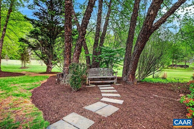 1310 MONOCAN DR, Nellysford, VA 22958