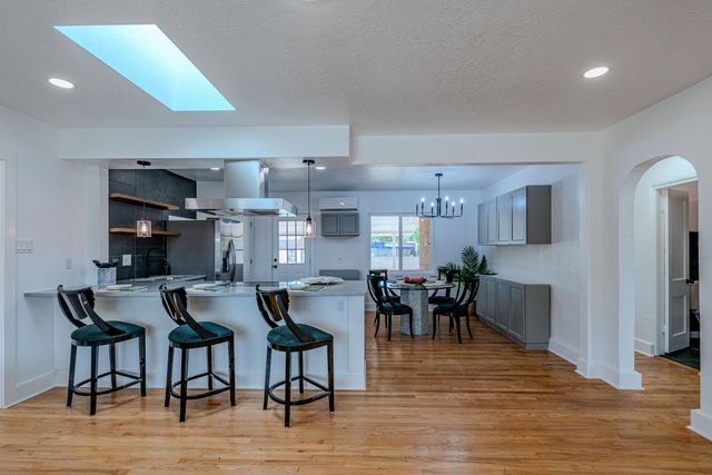 2428 FLORAL ROAD NW, Albuquerque, NM 87104