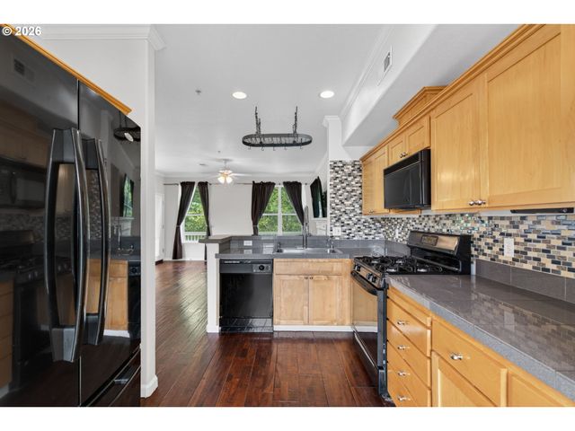 2703 Nw PRESTON Ct, Portland, OR 97229