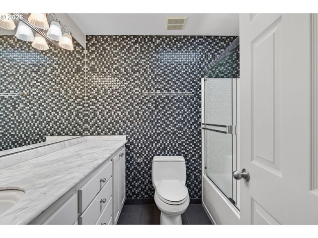 2703 Nw PRESTON Ct, Portland, OR 97229