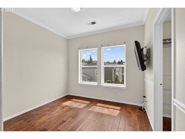 2703 Nw PRESTON Ct, Portland, OR 97229