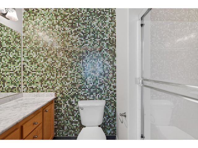 2703 Nw PRESTON Ct, Portland, OR 97229