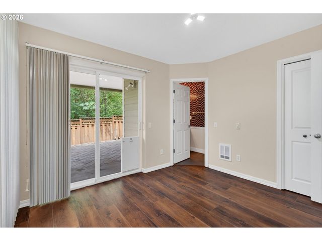 2703 Nw PRESTON Ct, Portland, OR 97229