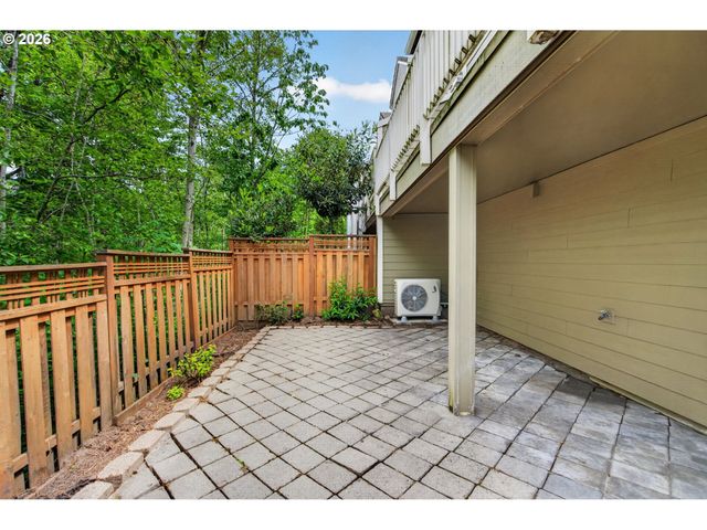 2703 Nw PRESTON Ct, Portland, OR 97229