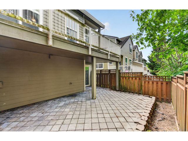 2703 Nw PRESTON Ct, Portland, OR 97229