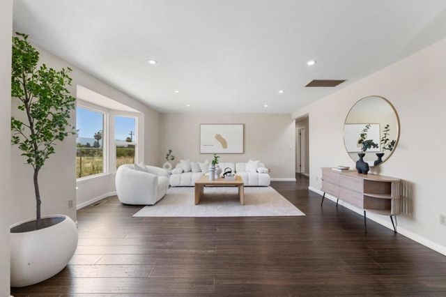 10980 New Avenue, Gilroy, CA 95020