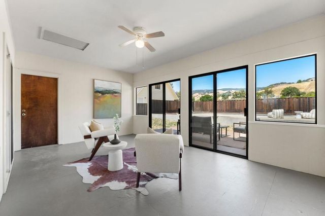 10980 New Avenue, Gilroy, CA 95020