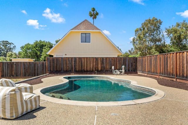 10980 New Avenue, Gilroy, CA 95020