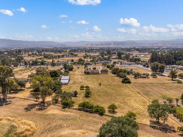 10980 New Avenue, Gilroy, CA 95020