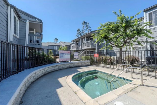 9714 Sepulveda 217, North Hills, CA 91343