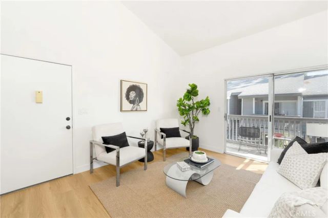 9714 Sepulveda 217, North Hills, CA 91343