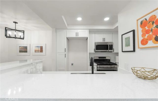 9714 Sepulveda 217, North Hills, CA 91343