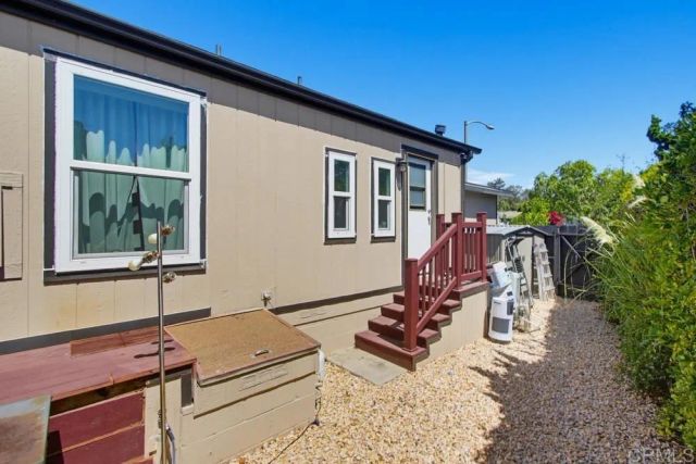 1120 Harvest Lane, Vista, CA 92081