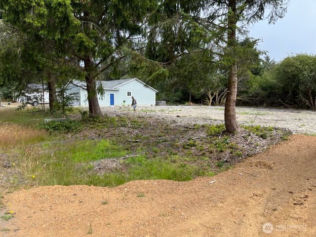 821 Shark Court SW, Ocean Shores, WA 98569