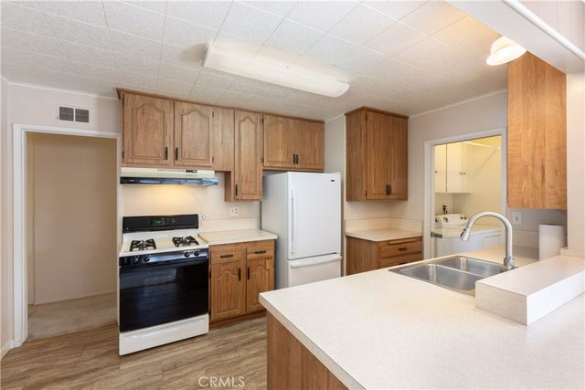 2862 Albury Ave, Long Beach, CA 90815