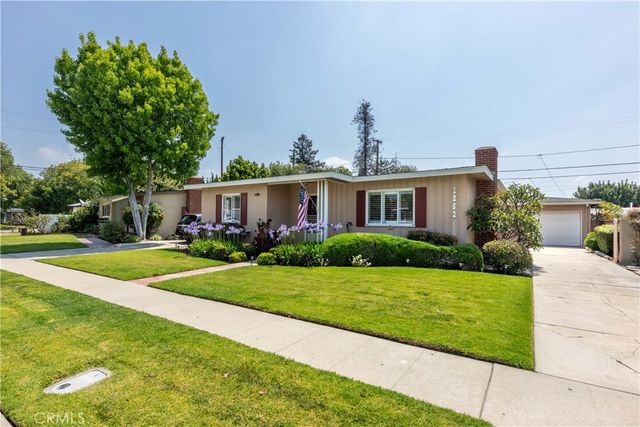 2862 Albury Ave, Long Beach, CA 90815