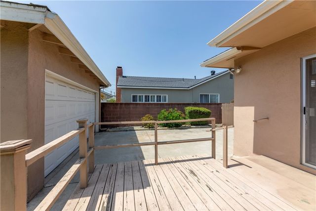 2862 Albury Ave, Long Beach, CA 90815