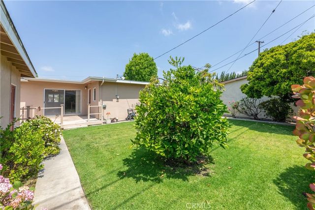 2862 Albury Ave, Long Beach, CA 90815