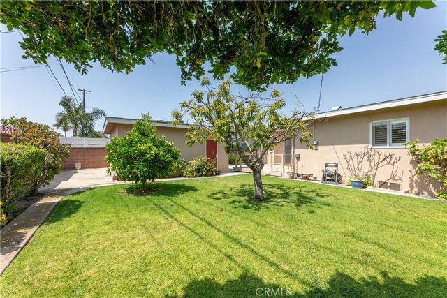 2862 Albury Ave, Long Beach, CA 90815