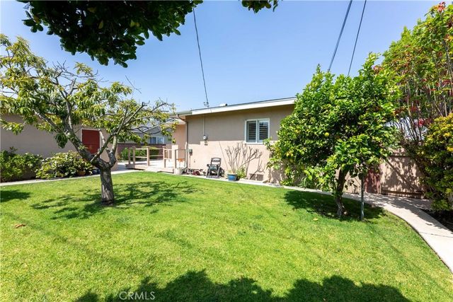 2862 Albury Ave, Long Beach, CA 90815