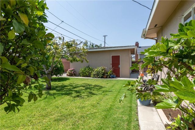 2862 Albury Ave, Long Beach, CA 90815