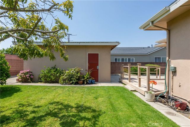 2862 Albury Ave, Long Beach, CA 90815
