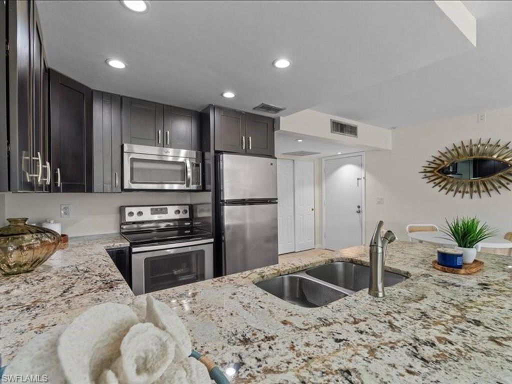 1084 Forest Lakes DR 7205, NAPLES, FL 34105 — photo 4