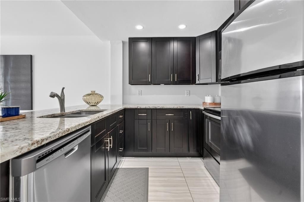 1084 Forest Lakes DR 7205, NAPLES, FL 34105 — photo 5
