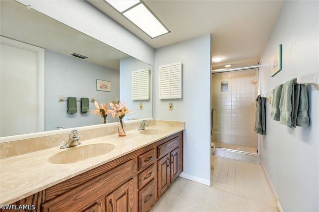 17 Bluebill AVE 803, Naples, FL 34108